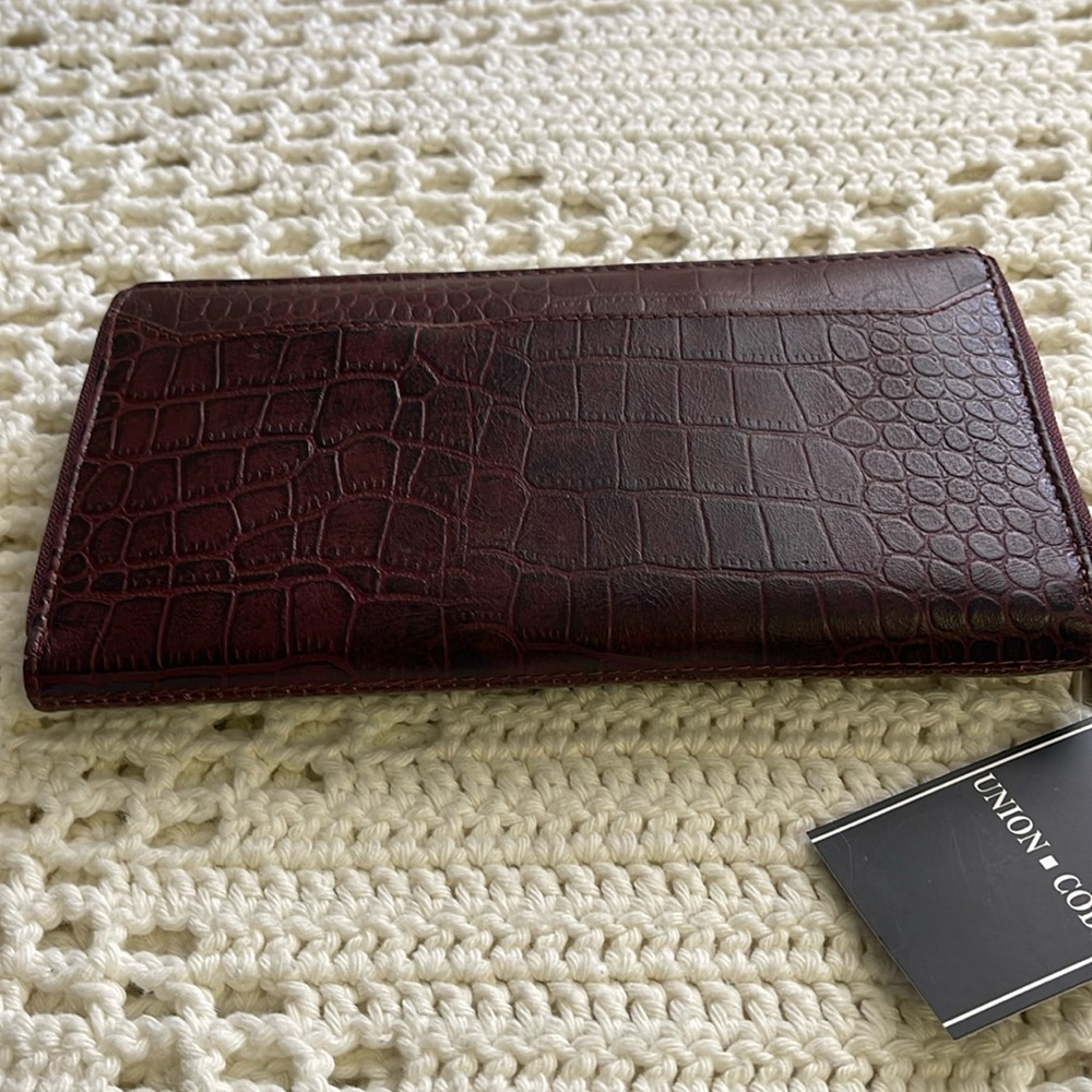 Ladies leather zip close wallet with front pocket and RFID